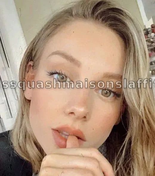 Ester Exposito et la Chirurgie Esthétique : Entre Rumours et Réalité