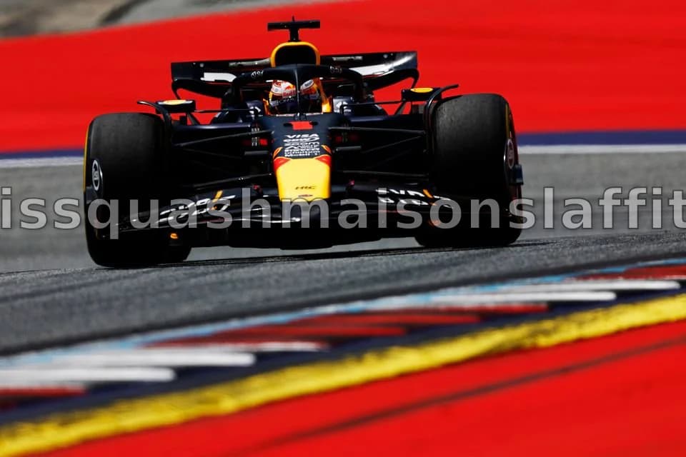 George Russell écrase la concurrence lors des qualifications sprint, Verstappen relégué à 1,7 seconde !