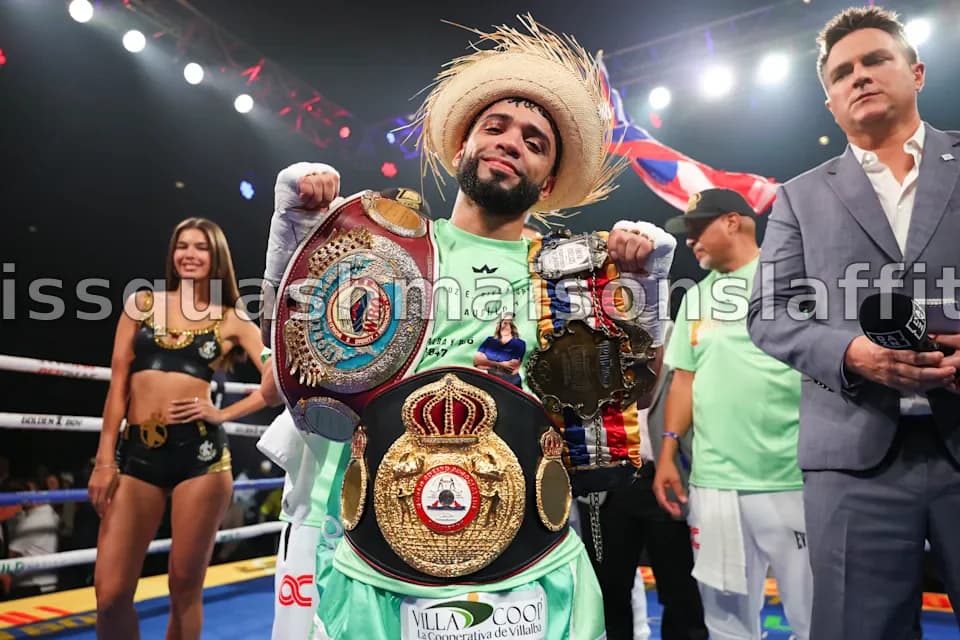 Oscar Collazo écrase Jesus Haro et conserve ses titres WBA et WBO avec brio