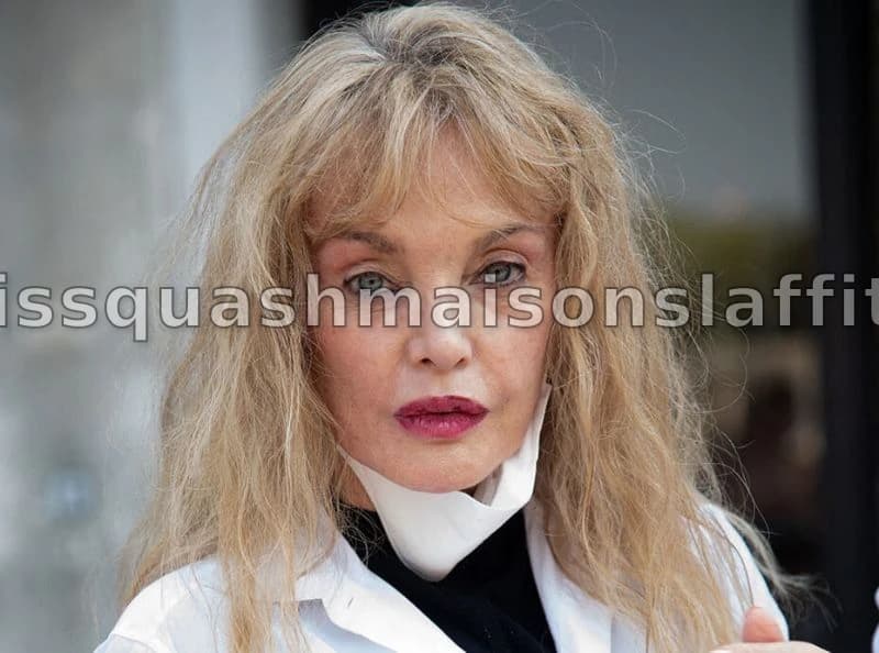 Quel âge a Arielle Dombasle ? Plongée dans la Vie et la Carrière de la Célébrité