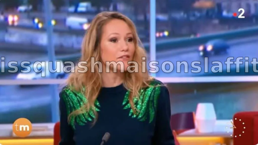 Julia Livage : Âge, Taille et Parcours d'une Chroniqueuse Charismatique