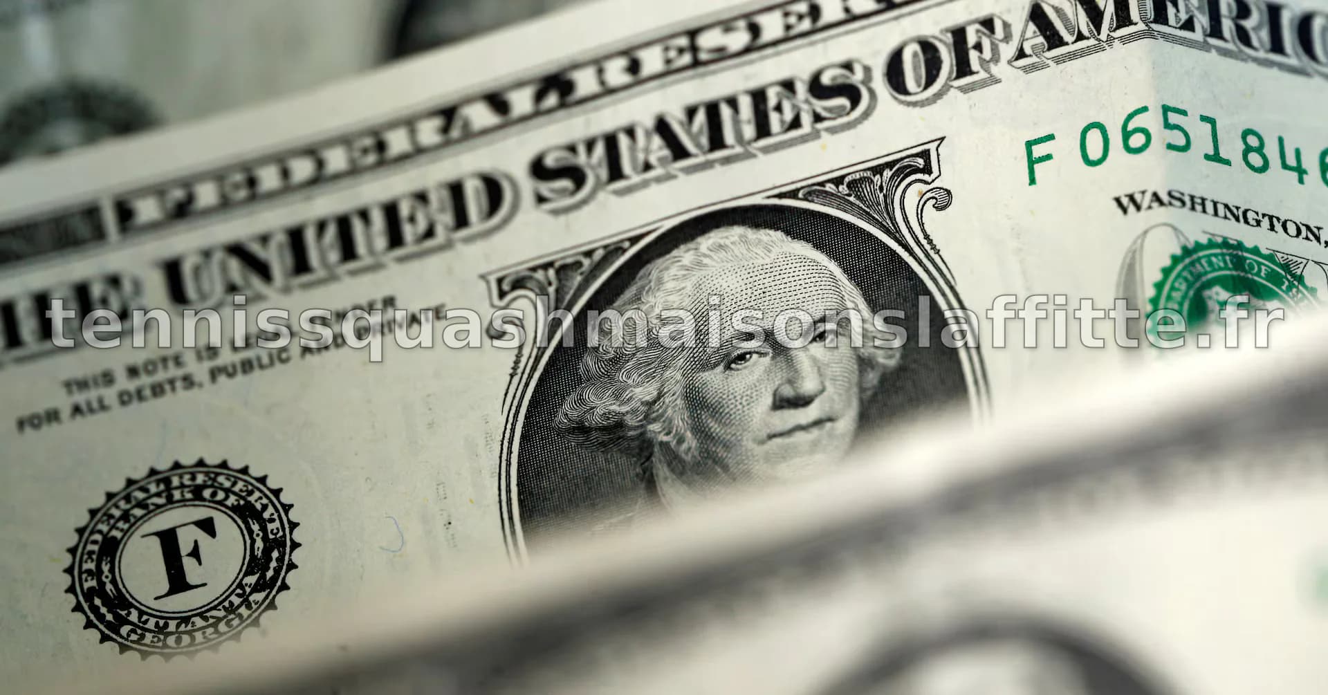 Le dollar chute face au yen alors que les marchés évaluent un nouvel accord commercial et la politique japonaise